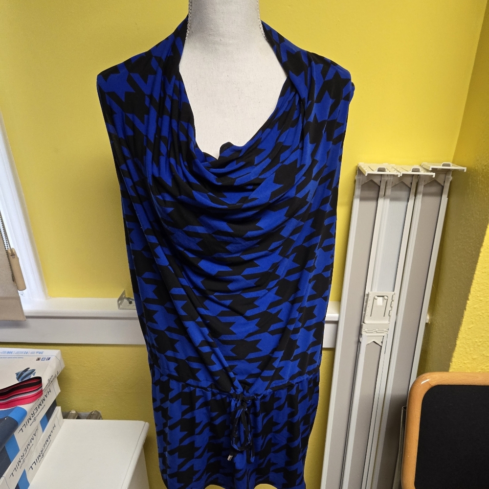 Houndstooth draw string top